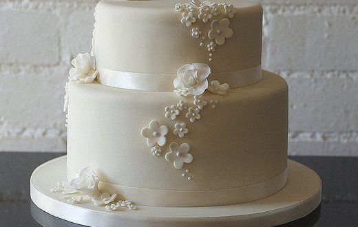 Two tier wedding cake (Courtesy)