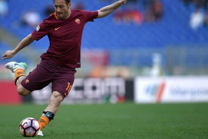 Club legend Francesco Totti warns rivals Lazio that Roma wants to destroy them in their upcoming derby