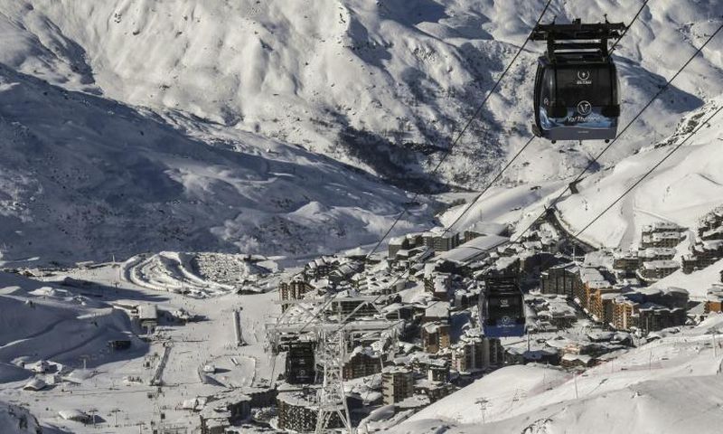 There are 18 recorded cases of measles at the popular Val-Thorens ski resort, mostly among "young adults working at the station" for the season
