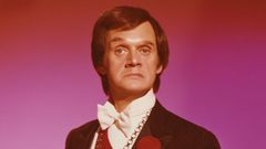 Johnny Thompson, a magician's magician, is dead at 84