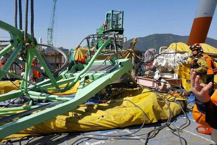 Two cranes collided at the Geoje shipyard in South Korea, causing a 60-metre, 32-tonne crane section to break and crash onto a workers' rest area below killing six