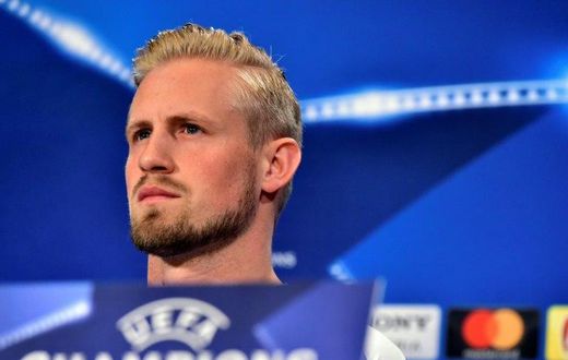 Leicester City's goalkeeper Kasper Schmeichel attends a press conference at the Vicente Calderon stadium in Madrid on April 11, 2017 on the eve of the UEFA Champions League quarter final first leg football match Atletico de Madrid vs Leicester City