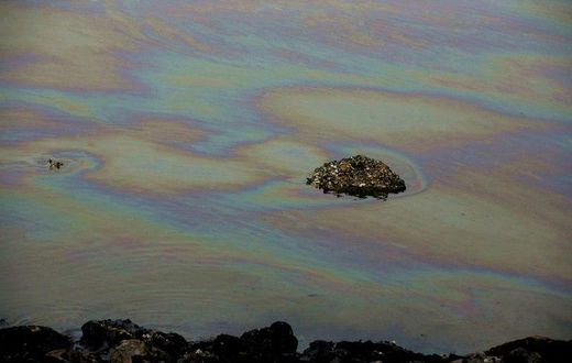 A ferry crash in the port of Las Palmas, Canary Islands, has created a three-kilometre long diesel slick