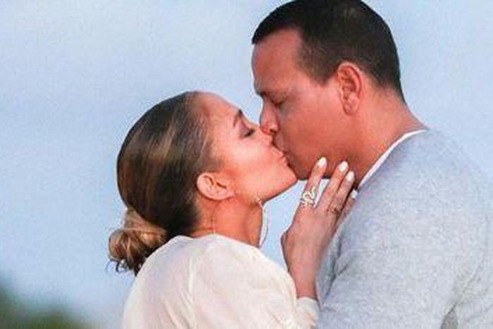 The Exact Moment A. Rod Proposed to J.Lo