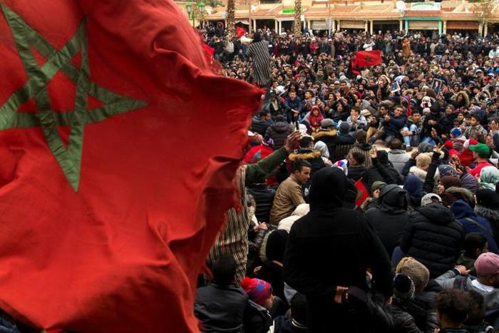 Moroccans in Jerada protest on December 27, 2017 after the funeral of two brothers who died while digging in an abandoned mine