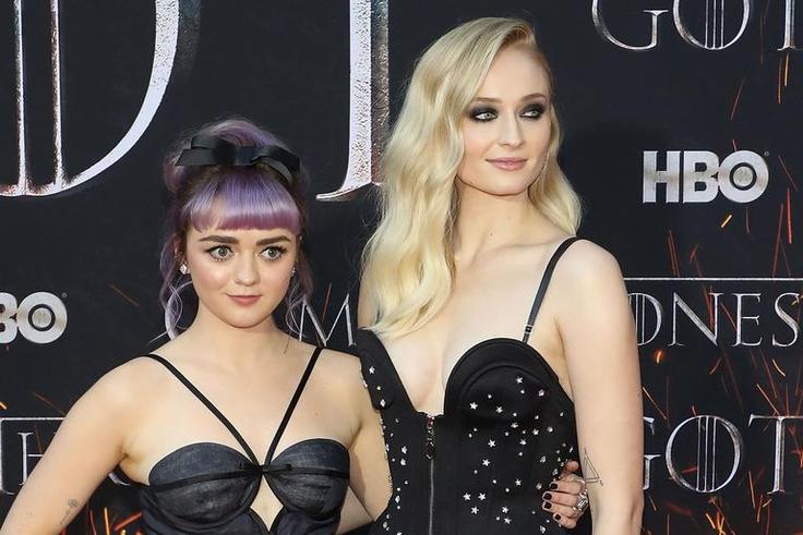 Here's Sophie Turner's Reaction To Arya's Moment