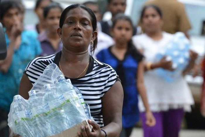 Sri Lanka has appealed for volunteers to help with a massive recovery operation in the wake of devastating flooding that left 183 dead and tens of thousands without clean drinking water