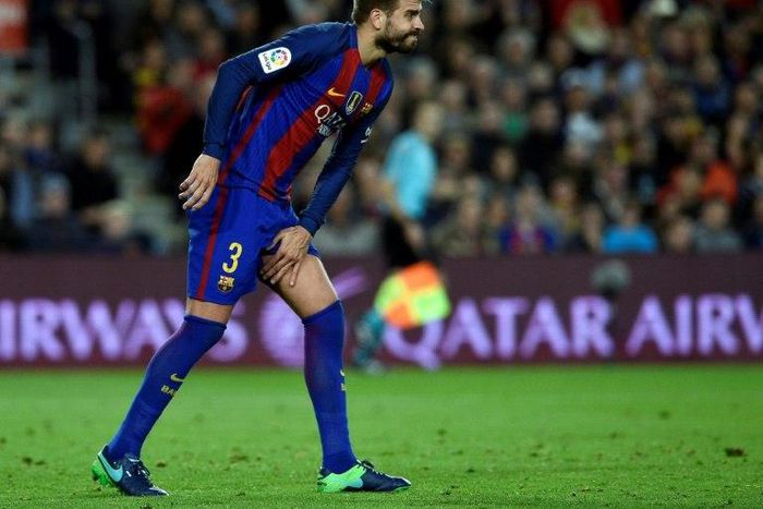 Barcelona's defender Gerard Pique tat the Camp Nou stadium in Barcelona, on November 19, 2016