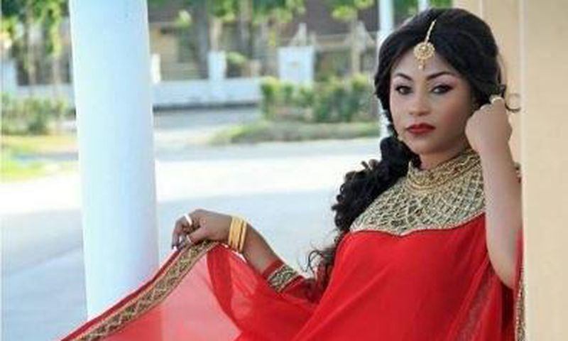 Esma Platnumz isn't a shy lady, but she likes her dresses long and sexy.