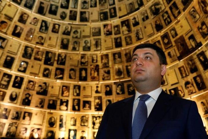 Ukrainian Prime Minister Volodymyr Groysman met with an IMF team in Kiev as lawmakers shelved a highly-controversial bill that critics feared would have defanged the former Soviet republic's fight against corruption