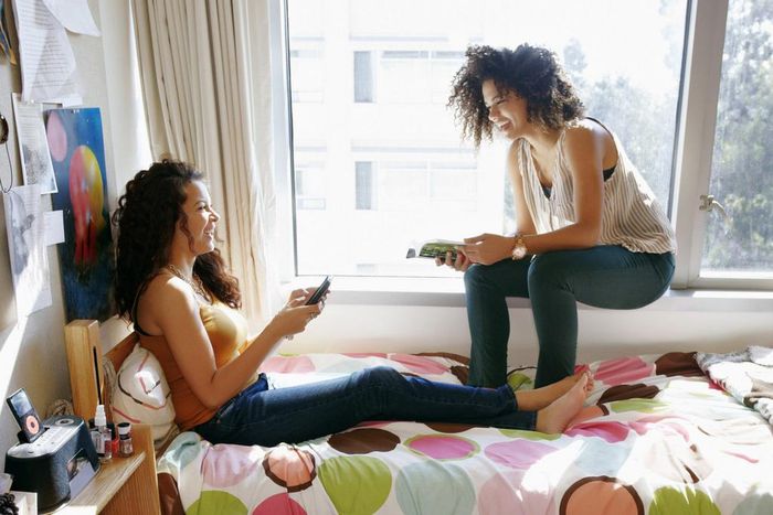 ___8264851___2018___4___17___16___Roommate