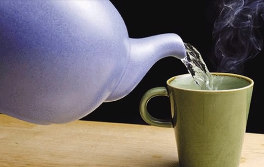 Benefits of drinking warm water in the morning (Courtesy)