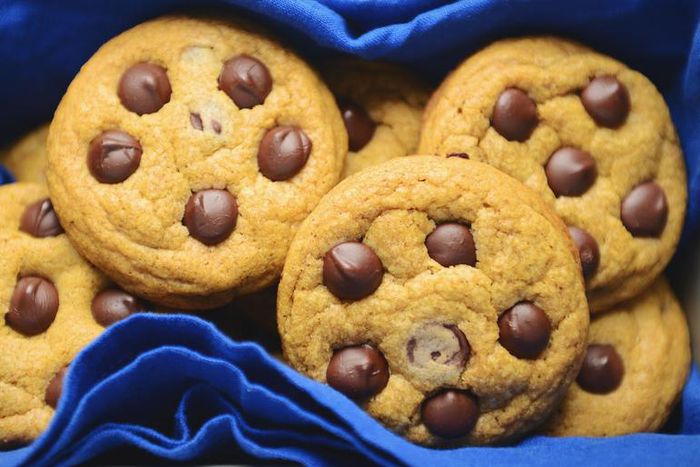 Watch Dr. Pimple Popper Drain Huge Blackheads