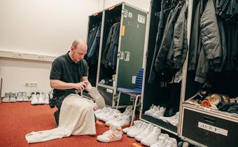 He Knows the Stars' Dirty Laundry. Because He Washes It.