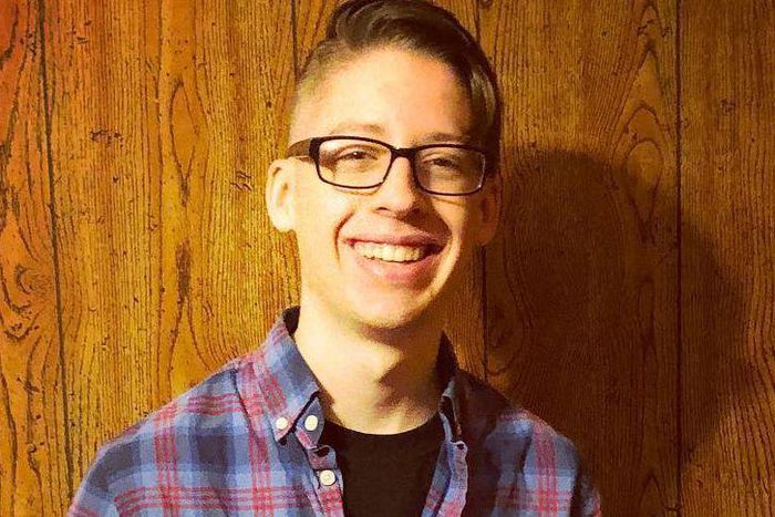 Teen Defies Anti-Vaxxer Mom and Gets Vaccinated