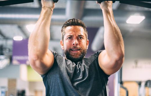 How Zachary Levi Got Into Shazam! Superhero Shape