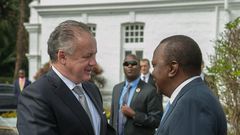 The President of Slovakia, Andrej Kiska (left) is received by his host President Uhuru Kenyatta at State House, Nairobi.