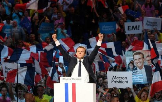 Emmanuel Macron held his biggest rally yet just days before the French vote, but his early lead in the polls has weakened