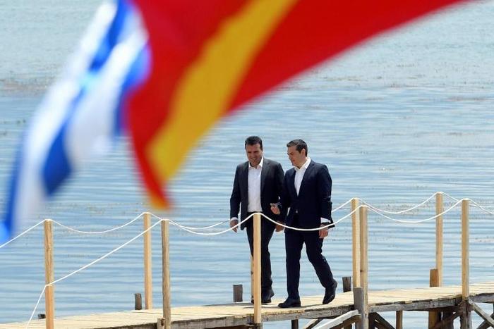 Macedonian Prime Minister Zoran Zaev (L) and Greek Prime Minister Alexis Tsipras met in June last year when the name-change deal was signed