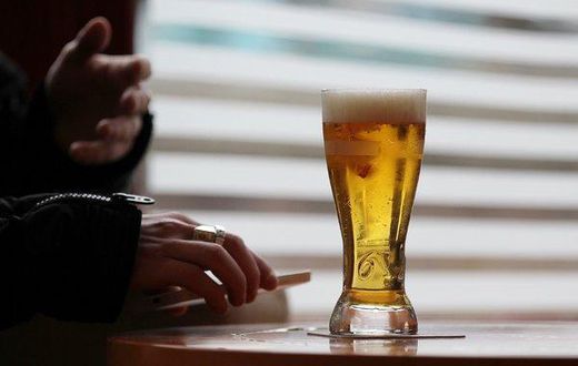 Does counseling help adolescents who drink alcohol? No one knows