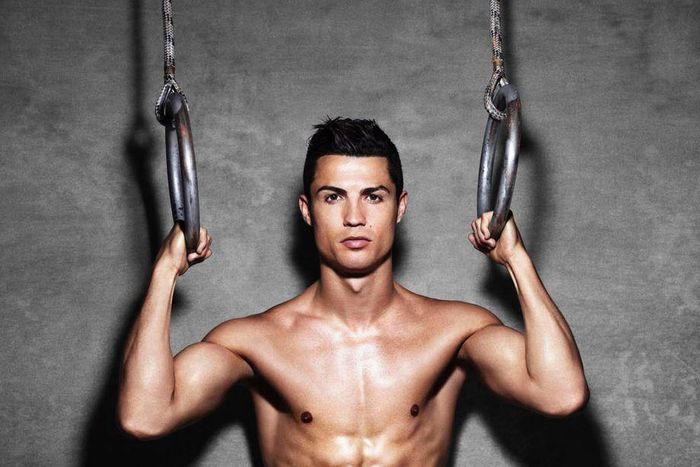 Ronaldo modelling new underwear range