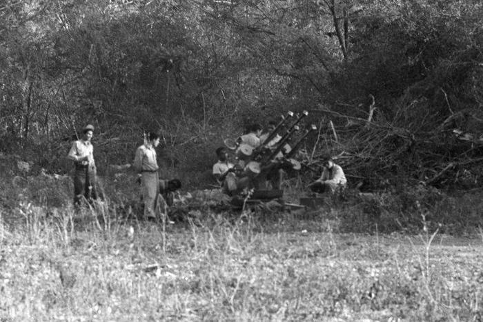 Picture dated April 1961 of Cuban troops using soviet-made anti-aircraft guns during the unsuccessful US-planned and funded Bay of Pigs Invasion