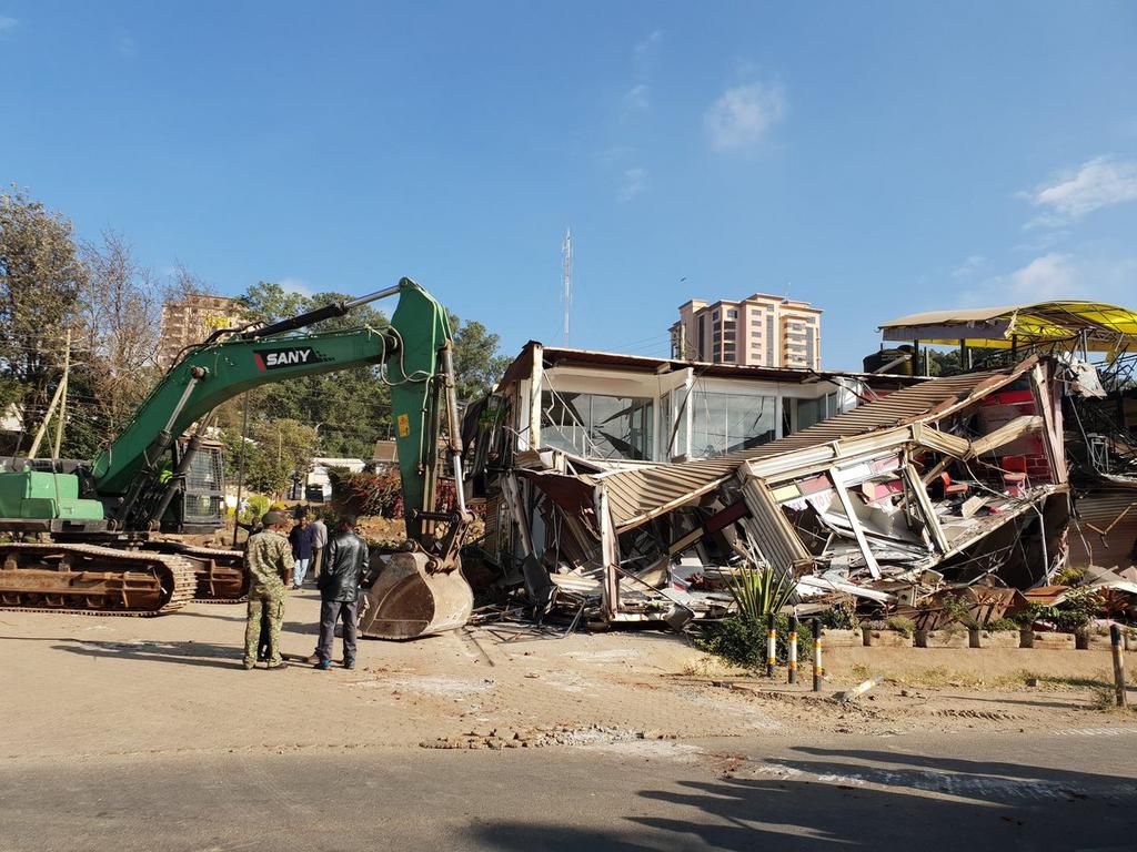Friday morning demolitions near Nyayo Stadium (Twitter)