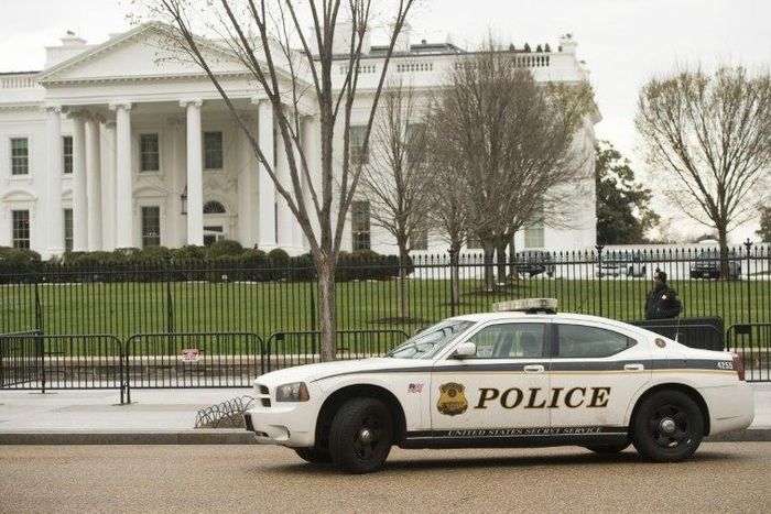 US Secret Service bolstered security at the White House after a man claiming to have a bomb in his car was arrested at one its checkpoints