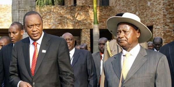 Uganda President Yoweri Museveni (right) and President Uhuru Kenyatta (left)