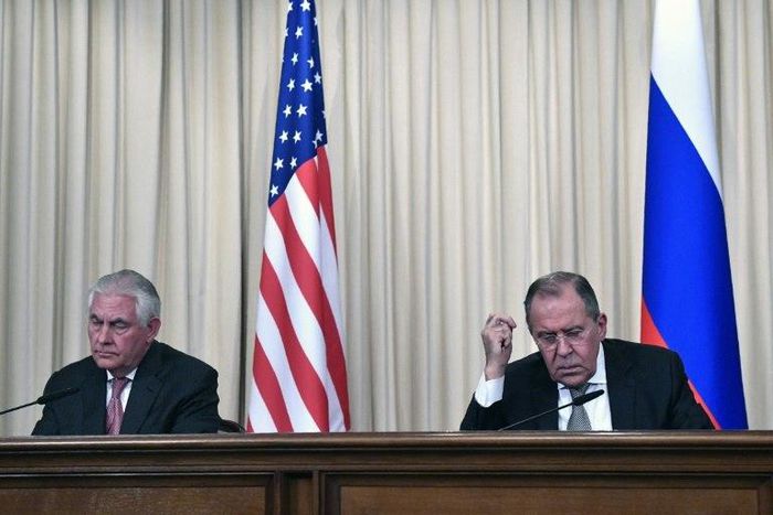 Russian Foreign Minister Sergei Lavrov (R) and US Secretary of State Rex Tillerson take part in a press conference after a meeting in Moscow on April 12, 2017