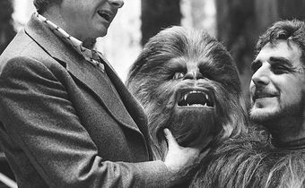Chewbacca Actor Peter Mayhew Dies