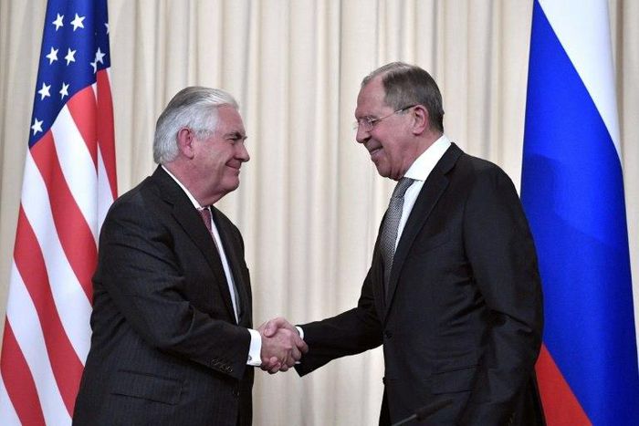 Russian Foreign Minister Sergei Lavrov (R) shakes hands with US Secretary of State Rex Tillerson after a press conference in Moscow on April 12, 2017