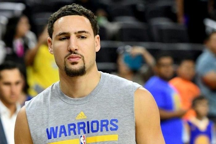 Klay Thompson scored a career-high 60 points as Golden State Warriors beat the Indiana Pacers 142-106 in Oakland on December 5, 2016