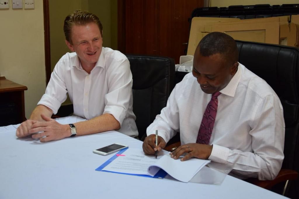 DCI Boss George Kinoti signing the MOU (Twitter)