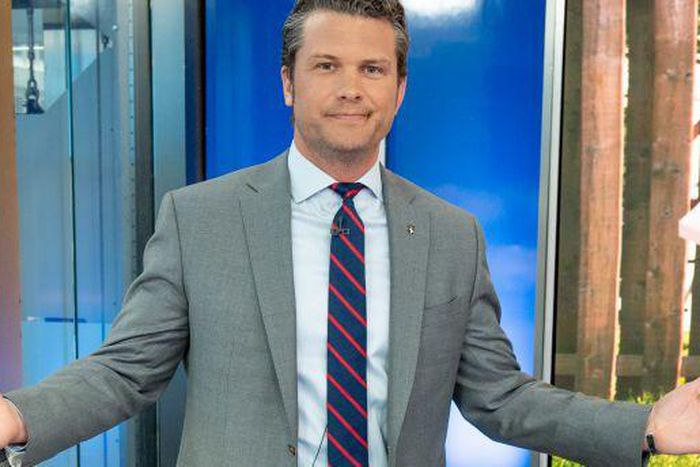 Fox News Anchor Says He Doesn't Wash His Hands