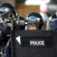 French anti-terror police arrest five and seize weapons during raids