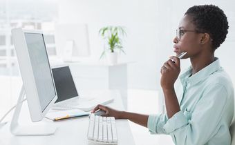 Black-woman-computer (Black Voice News)
