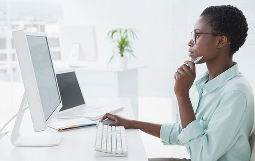 Black-woman-computer (Black Voice News)