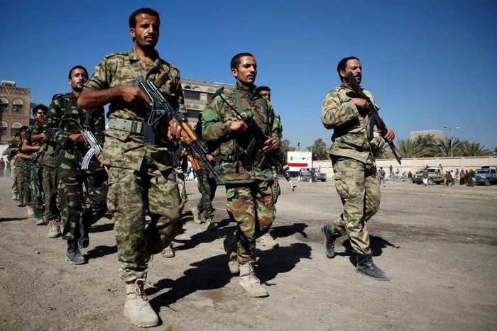 Huthi rebels parade during a gathering in the capital Sanaa to mobilize more fighters to battlefronts to fight pro-government forces in other Yemeni cities, on January 1, 2017
