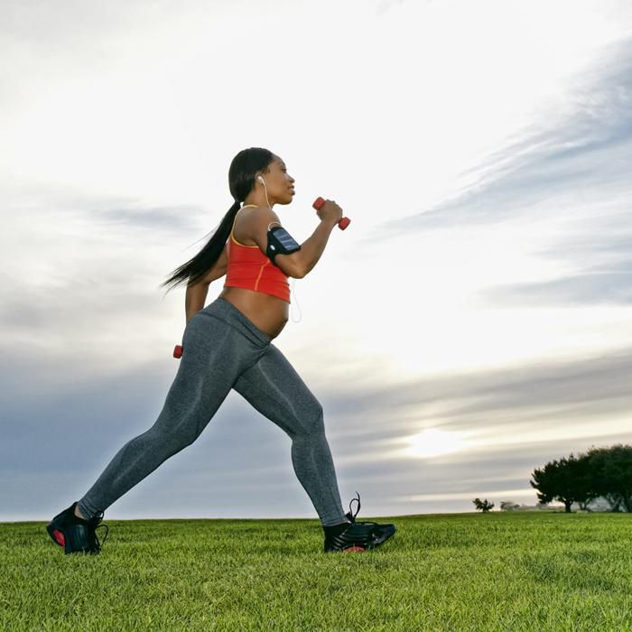 pregnant woman exercising(supamamas)