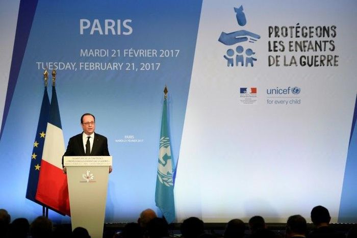 President Francois Hollande chides Britain over underaged migrants stuck in France with family in the UK
