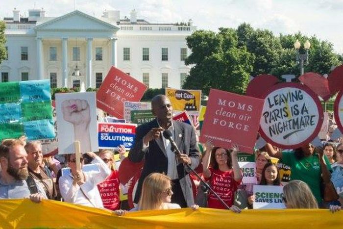 Some US cities and states are defying President Donald Trump by vowing to follow the Paris climate deal