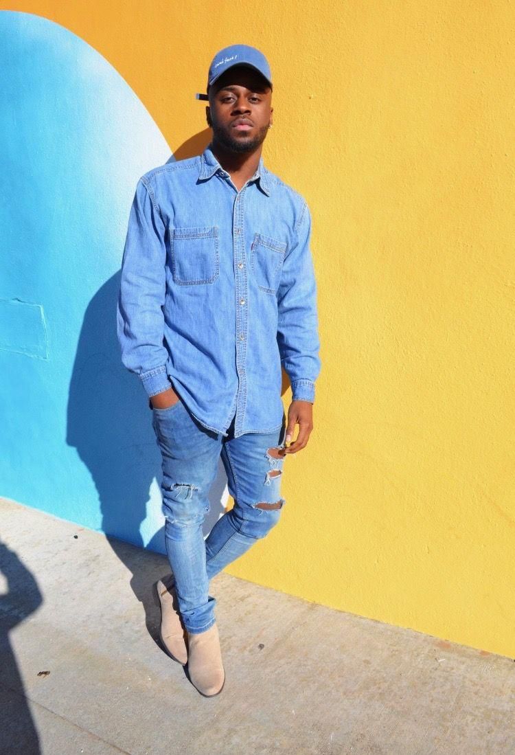 As a man, when wearing shirts, it's better to find a shirt that does not cover the crotch so that your body looks proportional.  (Pinterest)