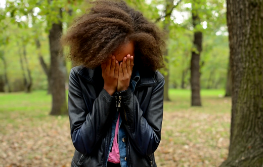 Girl crying(VideoBlocks)