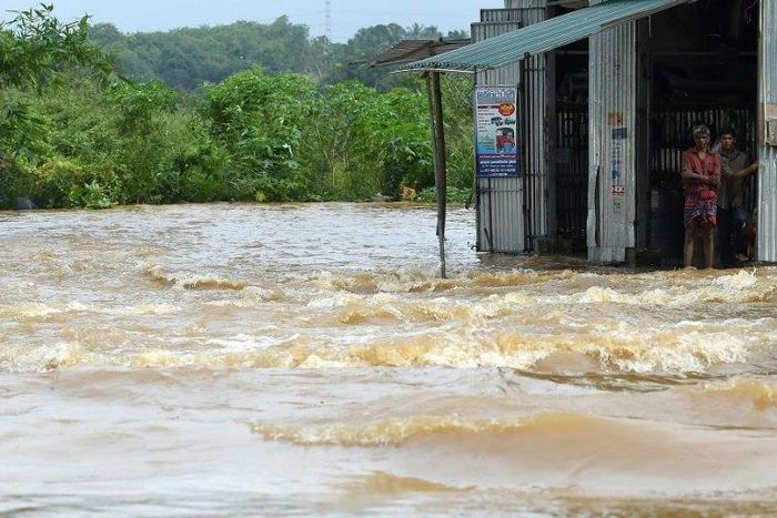 Sri Lanka is experiencing its worst flooding in 14 years after a monsoon dumped heavy rainfall in many parts of the island