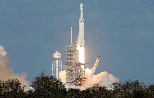 Falcon Heavy launch postponed by SpaceX