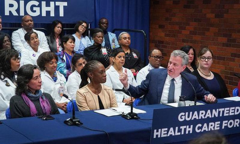 Paid vacation to be required for private sector workers, Mayor says