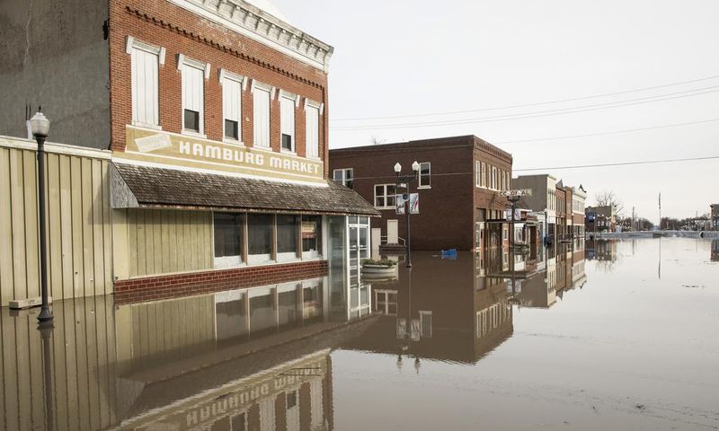 Heavy Rain, Catastrophic Floods and Complications of Climate Change
