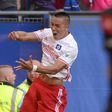 Hamburg's Bobby Wood scores in a victory over Borussia Moenchengladbach