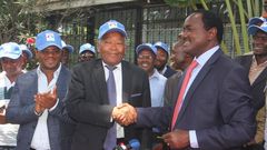 ___6542417___https:______static.pulse.com.gh___webservice___escenic___binary___6542417___2017___4___18___9___Wiper+leader+Kalonzo+Musyoka+and+Mombasa+senator+Hassan+Omar+during+the+ceremony+to+welcome+Mwakwere+in+the+party.+Mwakwere+has+been+dumped+by+...